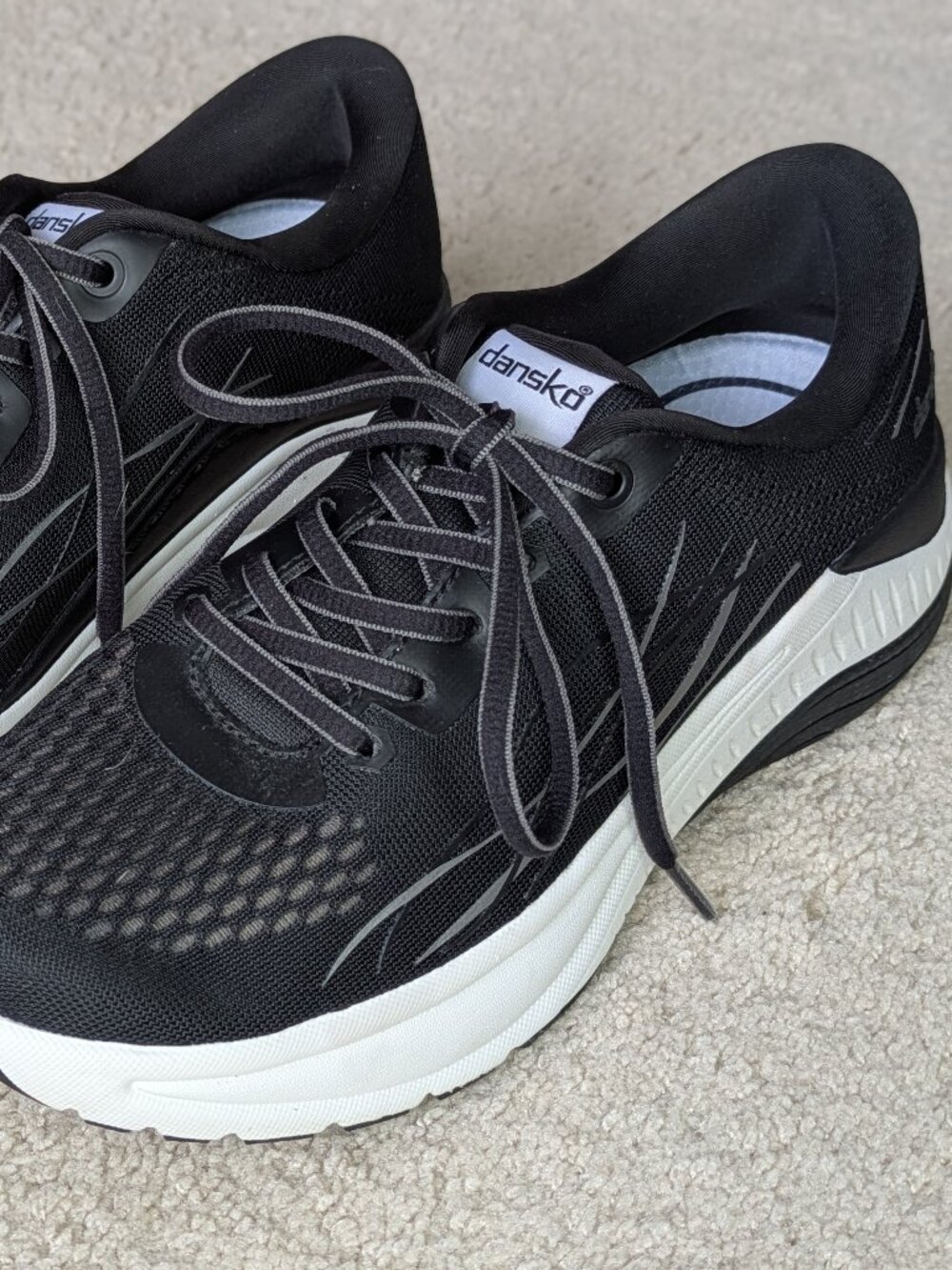 NEW Dansko 'Pace' Walking Shoes (women's 38)